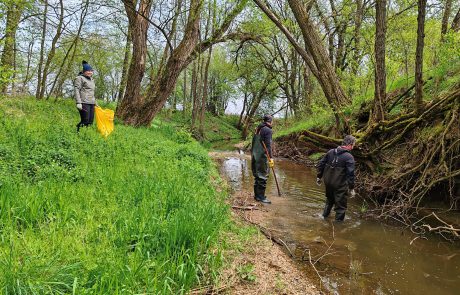 Ekipa v dolvodni smeri proti Madžarski